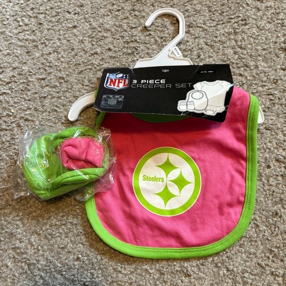 Pittsburgh Steelers Bib & Booties Set Green Pink Baby Kids NEW NFL Football - Picture 2 of 5